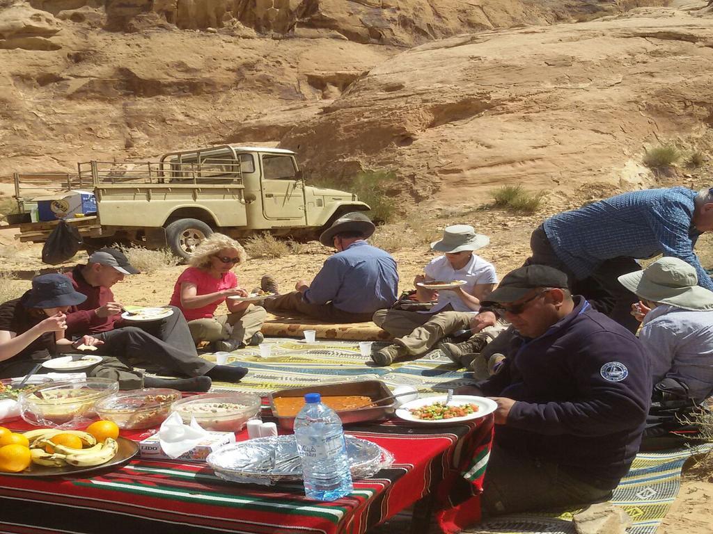 Wadi Rum Quiet Village Camp Dış mekan fotoğraf